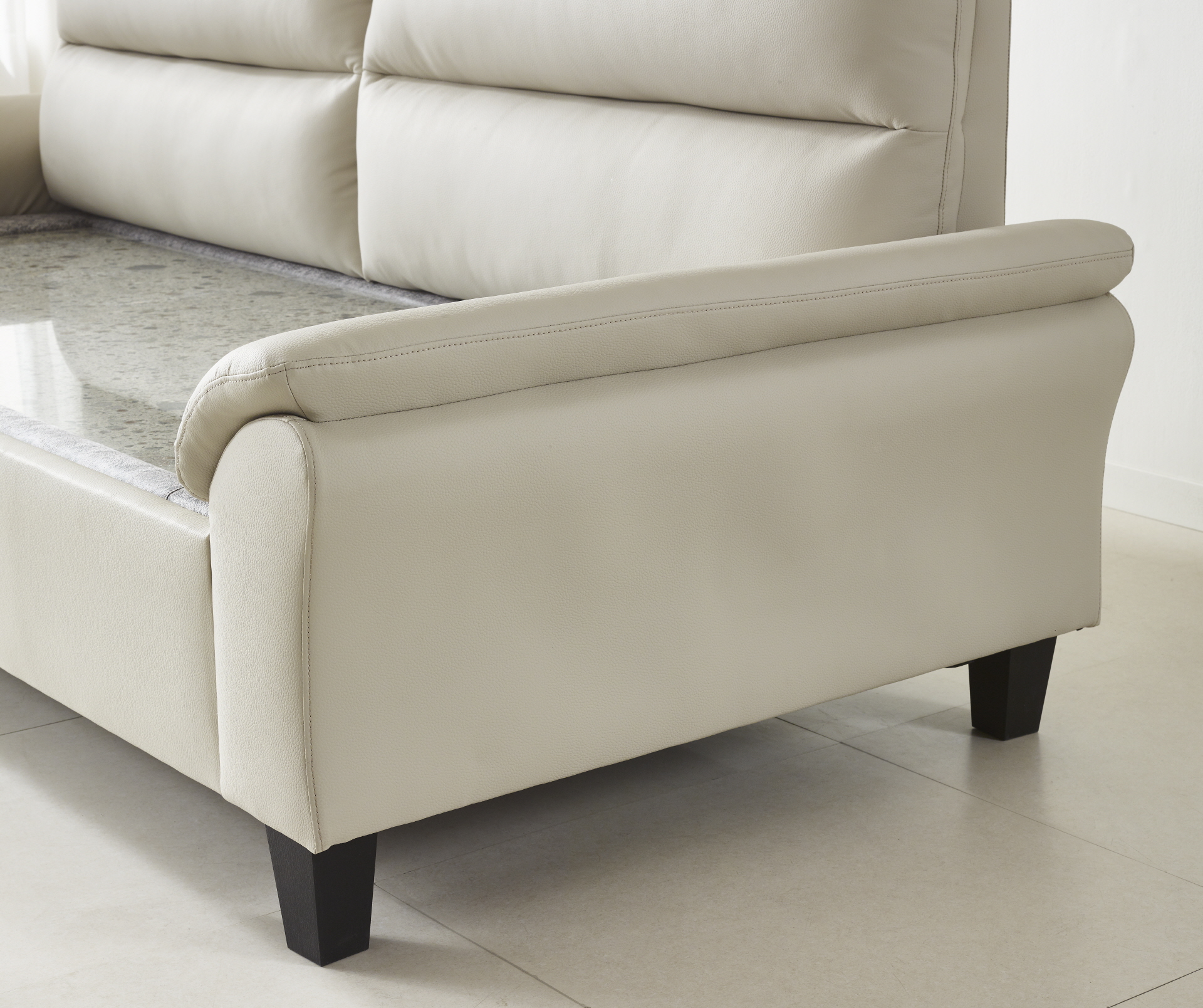 아지트 카우치(그린팔보석)