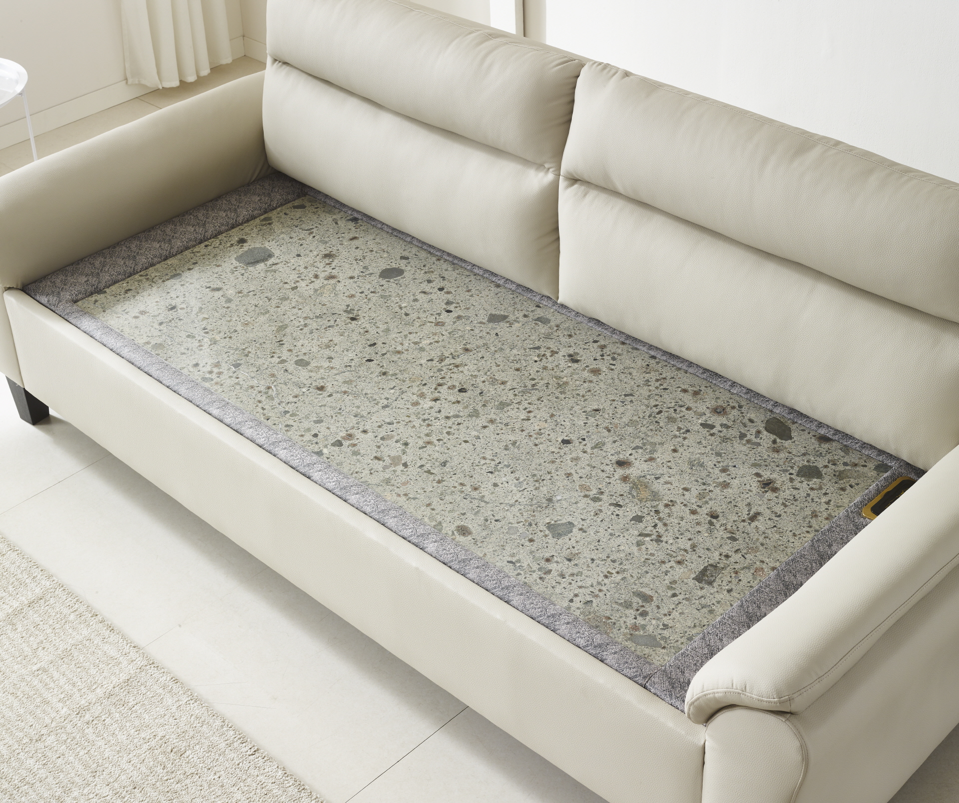 아지트 카우치(그린팔보석)